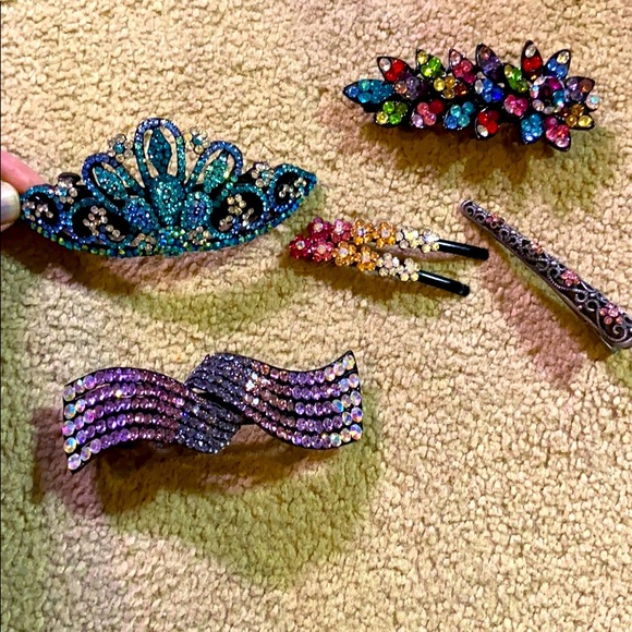 10 HAIR CLIPS/ACCESSORIES - Picture 2 of 4